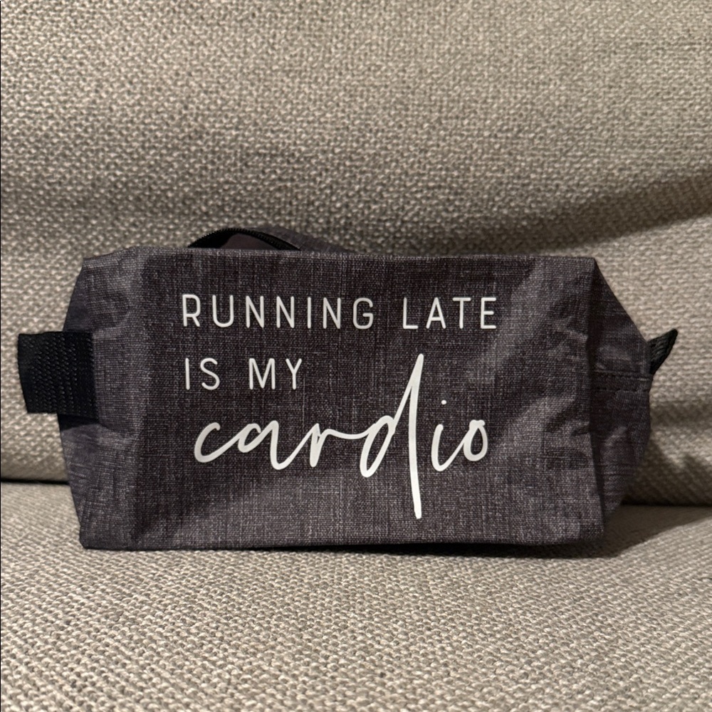 Thirty One NEW Gray Fitness Quote Pouch